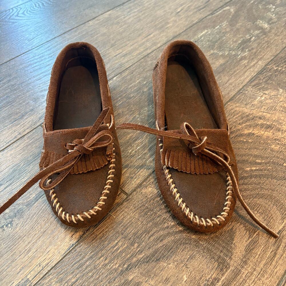 Minnetonka Moccasins Brown Leather Black Rubber Bottom Slippers Est Size 6